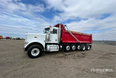 2021 Peterbilt 389 12x4 Camion-benne à cinq essieux