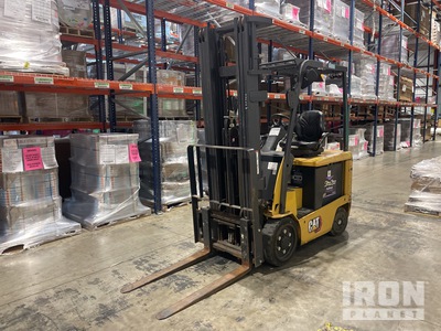 Cat EC25N 2300 lb Chariot Élévateur Électrique