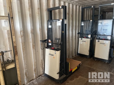2012 Crown 20B 2000 lb Electric Stacker
