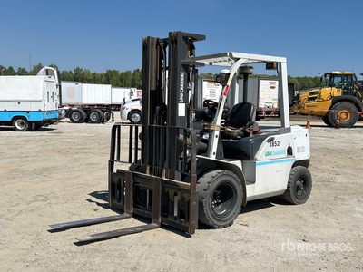 UniCarriers MD1F4F40V 7900 lb Pneumatic Tire Chariot Élévateur