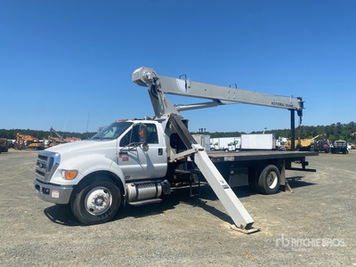 National 500E2 36000 lb Straight Boom on 2015 Ford F-750 4x2 Pritschenwagen mit Kran