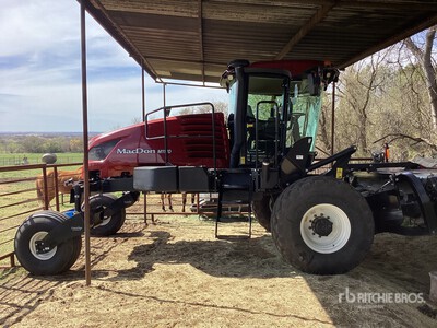 2022 MacDon M1170 Windrower