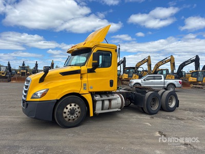 2019 Freightliner Cascadia 126 6x4 Day Cab Truck Tractor