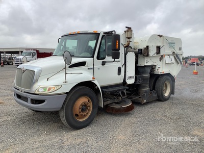 2013 Tymco 600 on 2014 International MA065 TIMCO600 Camion barredora