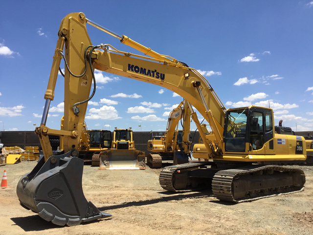 2015 Komatsu PC350LC-8 Track Excavator