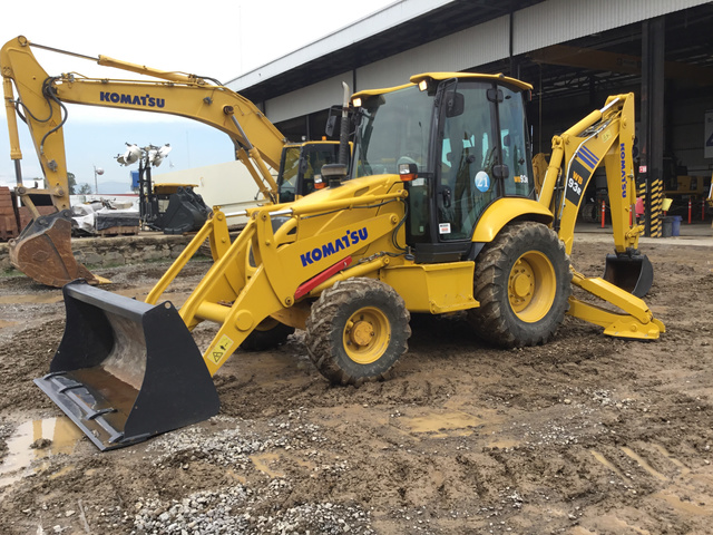 2017 Komatsu WB93R Backhoe Loader
