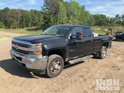 2015 Chevrolet Silverado 2500HD 4x2 Crew Cab Pickup