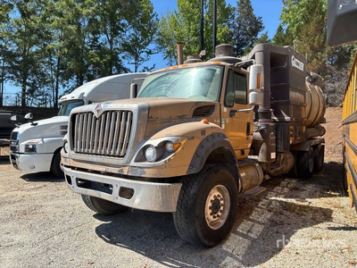 2013 International WorkStar 7600 6x4 Vacuum Tanker Truck