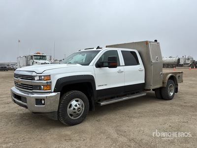 2015 Chevrolet Silverado 3500HD 4x4 Crew Cab Flatbed Truck