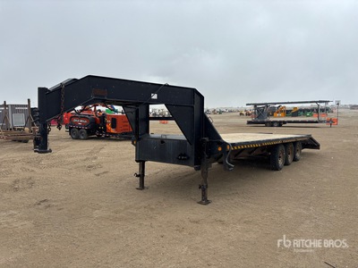 2013 Load Trail 25 ft Tri/A Gooseneck Plant Trailer