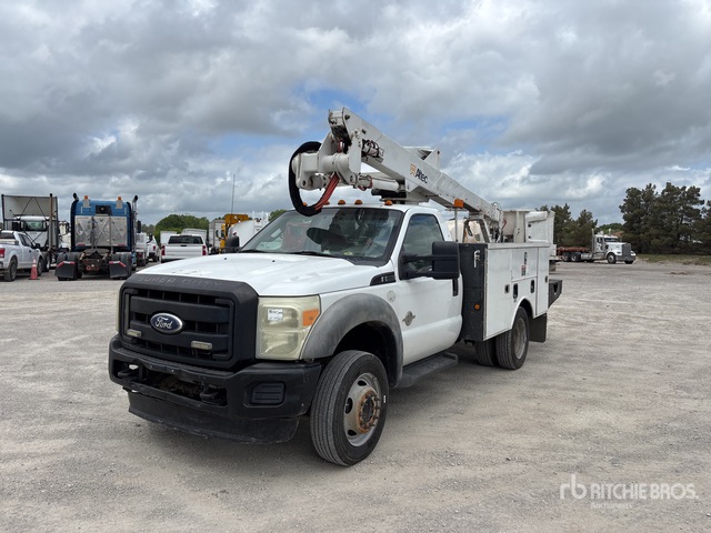 2011 Altec AT37-G 37 ft on 2011 Ford F-550 4x2 Bucket Truck