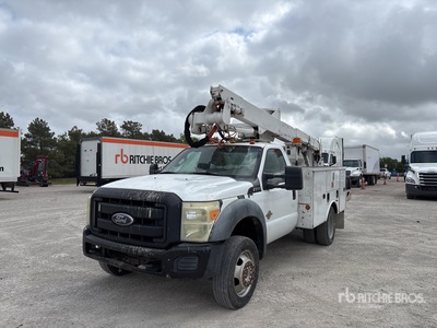 Altec on 2011 Ford F-550 4x2 Piattaforma Autocarrata