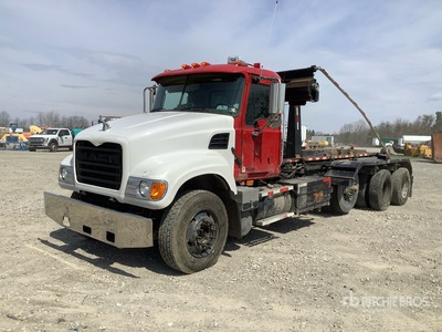2003 Mack CV713 Granite 8x4 Hooklift Truck
