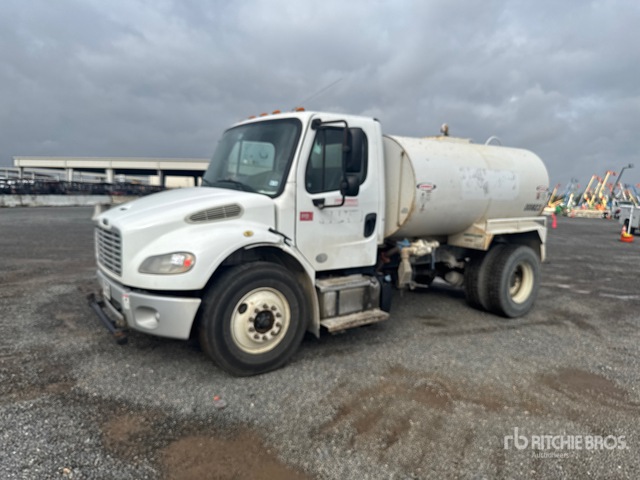 2020 Freightliner M2 106 2000 gal 4x2 Water Truck