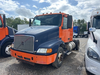 2002 Volvo VNM 4x2 S/A Sleeper Truck Tractor