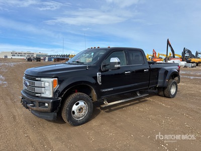 2017 Ford F-350 Platinum 4x4 Crew Cab Pickup