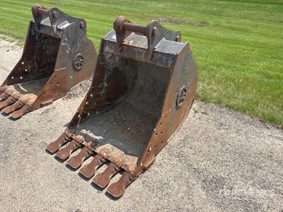Wain-Roy 34.5 in Digging Excavator Bucket