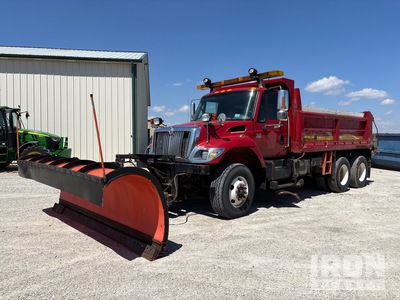 2005 International 7400 6x4 Schneepflug-Lastzug