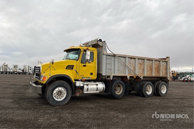 2005 Mack CV713 Tri/A-kiepwagen
