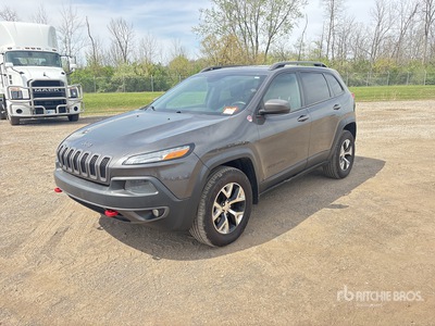 2014 Jeep Grand Cherokee 4WD を見 SUV