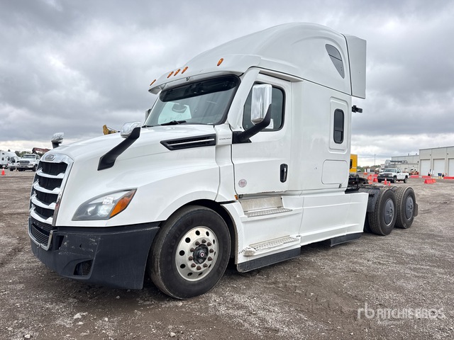 2022 Freightliner Cascadia 126 6x4 T/A Sleeper Truck Tractor