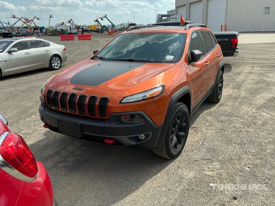 2015 Jeep Cherokee 4WD  سيارة رياضية متعددة الاستخدامات