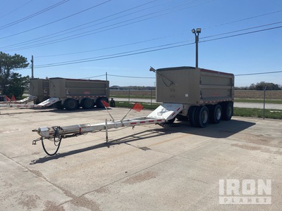 2015 Cornhusker 800RHT230 16 ft 4 in Tri/A Pup 2-Way Kippwagen