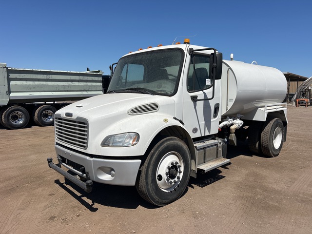2018 Freightliner M2 106 2000 gal 4x2 Water Truck 2018 Freightliner M2 106 2000 gal 4x2 Water Truck