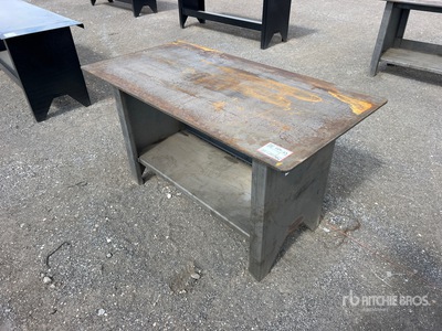 2025 Kit Containers 4 ft 9.5 in Établi de travail