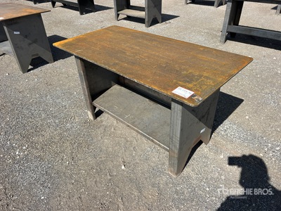 2025 Kit Containers 4 ft 9.5 in Établi de travail