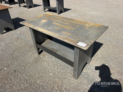 2025 Kit Containers 4 ft 9.5 in Établi de travail