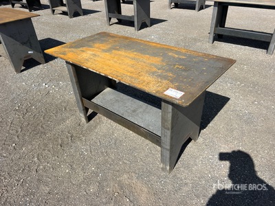 2025 Kit Containers 4 ft 9.5 in Établi de travail