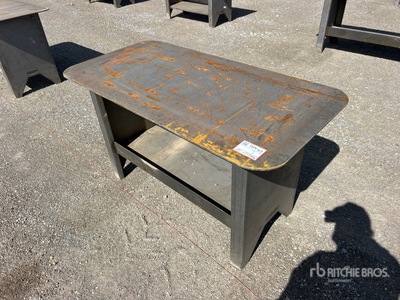 2025 Kit Containers 4 ft 9.5 in Établi de travail