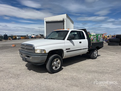 1999 Dodge Ram 2500 SLT 4x4 Extended Cab Flatbed Truck