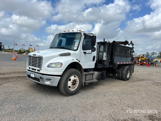 Bergkamp FP5 on 2016 Freightliner M2 106 4x2 Hot Patch Truck