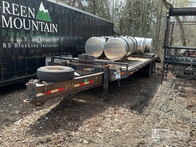2013 PJ  T/A Equipment Trailer