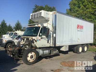 2009 International 4400 6x4 冷蔵トラック