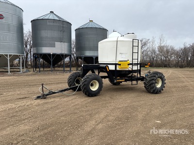 2012 Bandit 1700 1700 gal Tow-Behind Fertilizer Cart