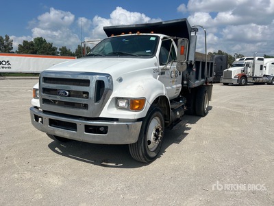 2013 Ford F-750 4x2 S/A Camión dumper