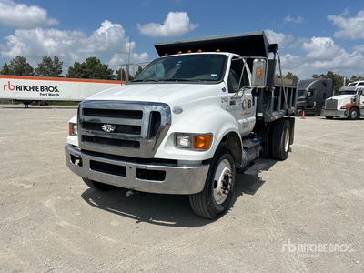 2013 Ford F-750 4x2 Tipper Truck