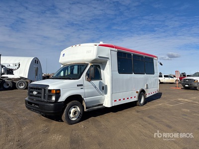 2014 Ford Econoline E-450 4x2 13-Seat Mini Bus