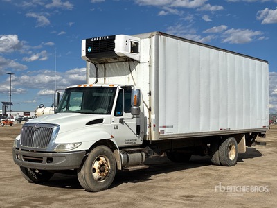 2003 International 4300 4x2 Camions réfrigérés