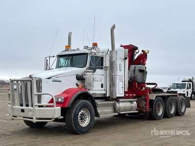 Fassi F240B-24 16667 lb Knuckle Boom on 2013 Kenworth T800 8x6 Sleeper Boom Truck