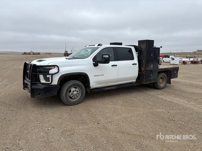 2023 Chevrolet Silverado 3500HD 4x4 Crew Cab Flatbed Truck