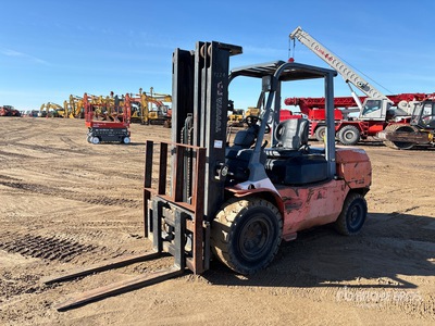 Toyota 7FD45 6800 lb Forklift