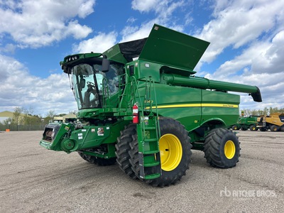 2021 John Deere S760 Combine Harvester