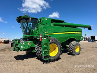 2013 John Deere S670 Combine Harvester
