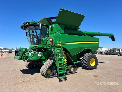 2022 John Deere S780 4x4 Combine Harvester