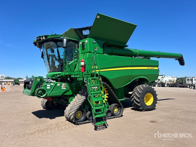 2022 John Deere S780 4x4 Combine Harvester