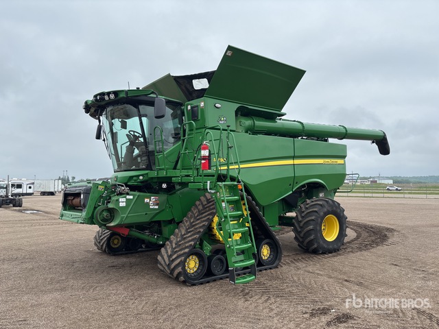 2022 John Deere S780 4x4 Combine Harvester